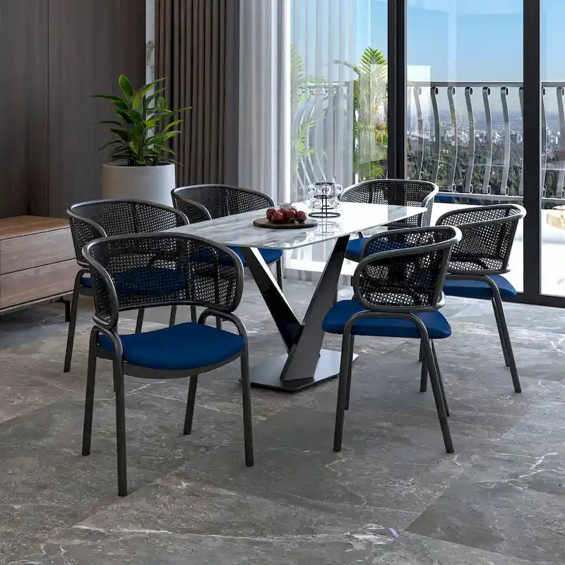 Chaise de salle à manger moderne capitonnée avec fauteuil confortable et pieds en fer noir pour salle à manger, cuisine, patio