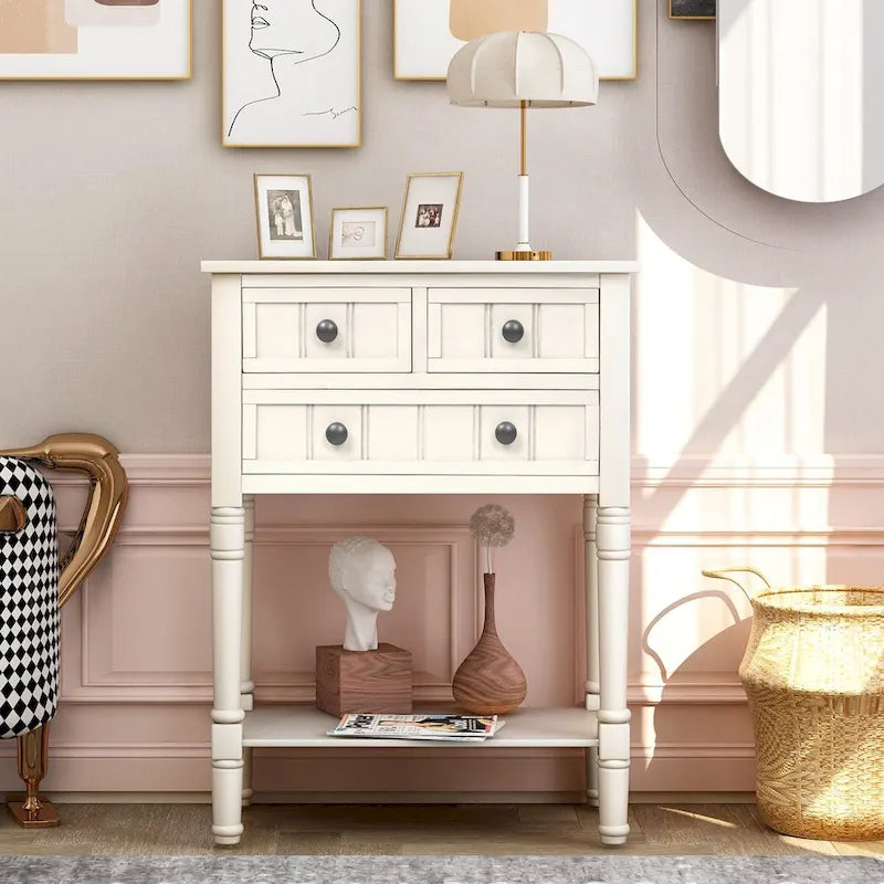 Console en bois massif vieilli avec trois tiroirs de rangement et une étagère inférieure
